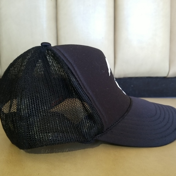 Vtg Playboy Bunny Logo Snapback Trucker Hat Mesh Bunny Label Otto… - Picture 6 of 12
